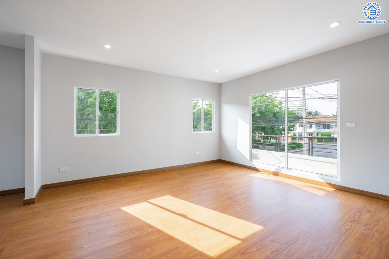 บ้านมือสองตกแต่งใหม่ ม.เดอะแพลนท์ ราชพฤกษ์-พระราม5 หลังมุม! เนื้อที่ 58 ตร.ว. ฟังก์ชัน 3 ห้องนอน 3 ห้องน้ำ จอดรถได้ 2 คัน บนทำเลศักยภาพ เดินทางสะดวก ใกล้วงเวียนพระราม5, The Walk, ทางด่วน ศรีรัช และรถไฟฟ้าสายสีม่วง "สถานีบางรักใหญ่"